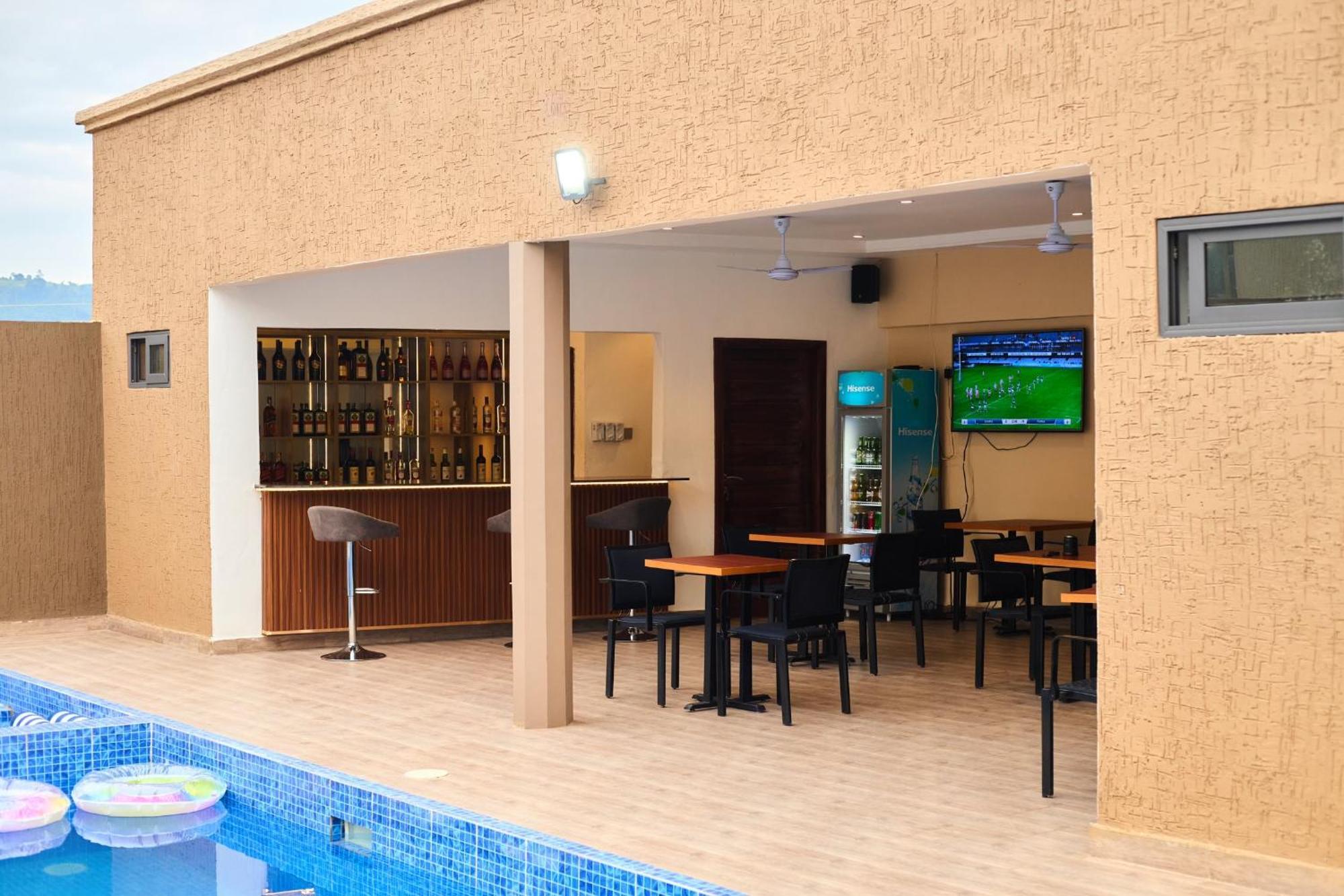 Aiden Homes And Apartments Koforidua Exterior foto
